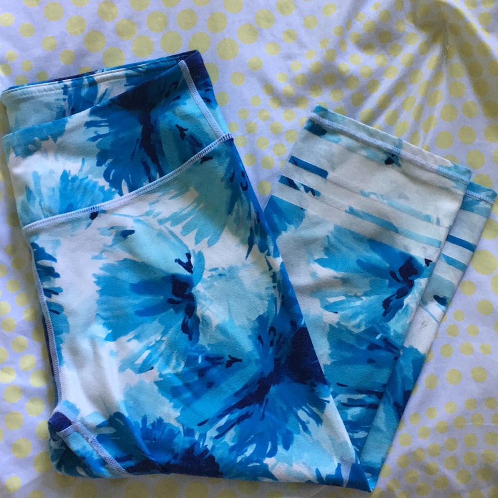 Fabletics cropped workout pants